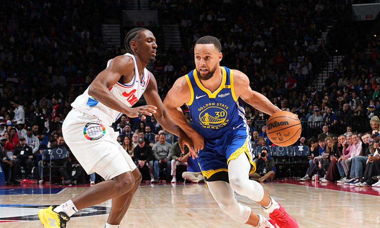 足球世俱杯赛程-美国NBA赛场上掀起激烈较量，球员实力强劲